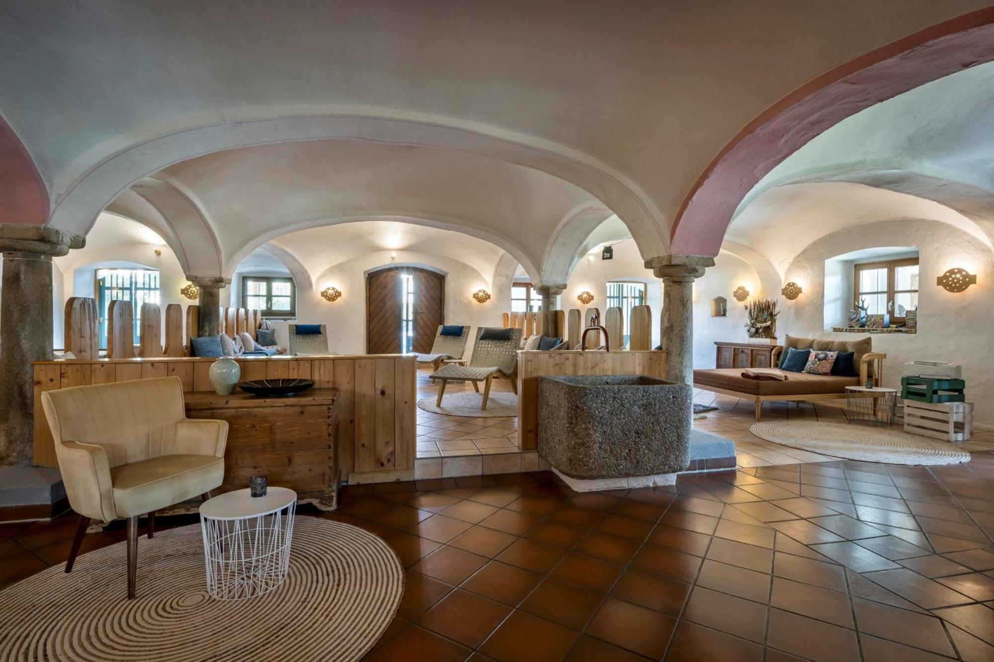 Hotel Am Haslinger Hof Бад-Фюссинг Экстерьер фото