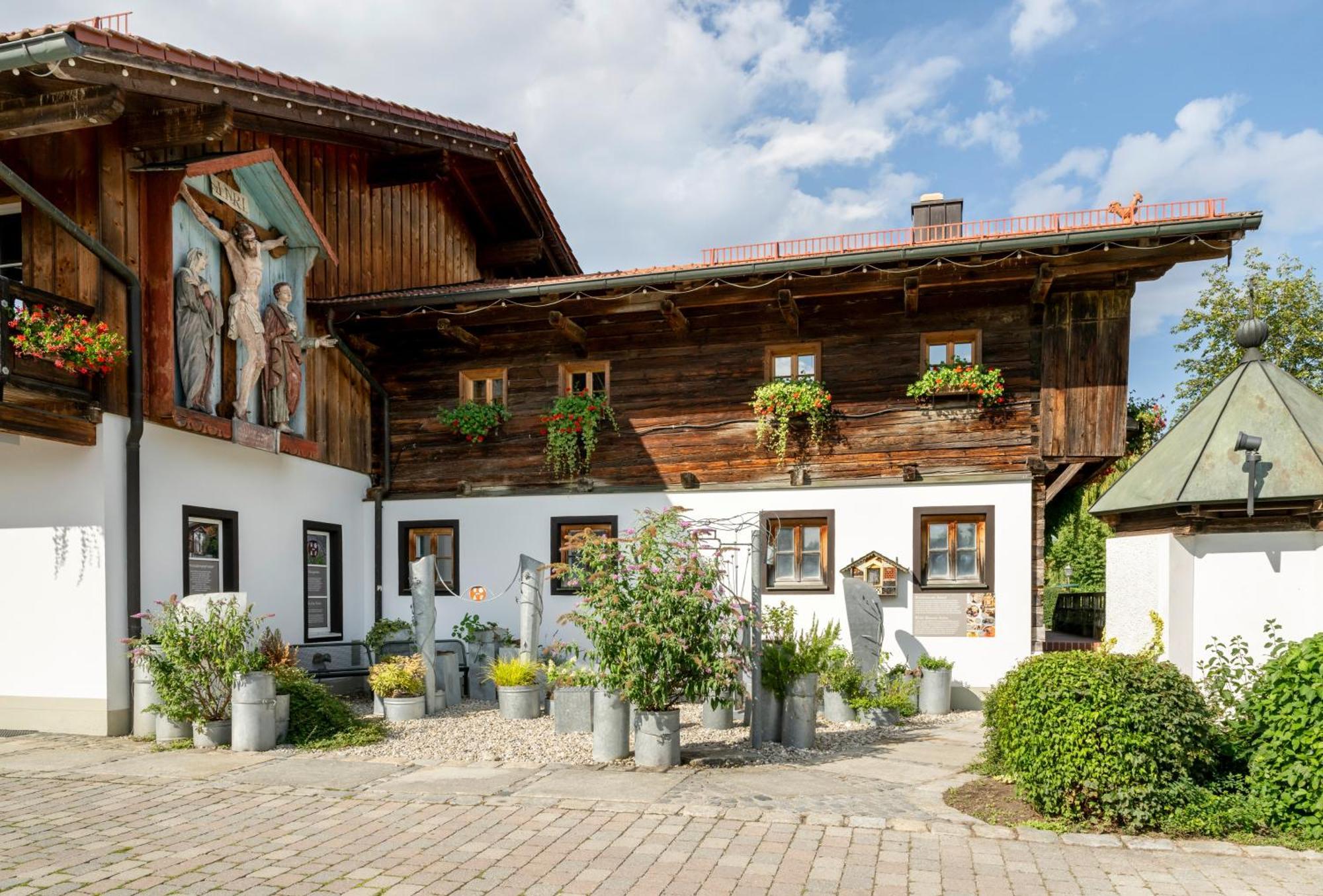 Hotel Am Haslinger Hof Бад-Фюссинг Экстерьер фото